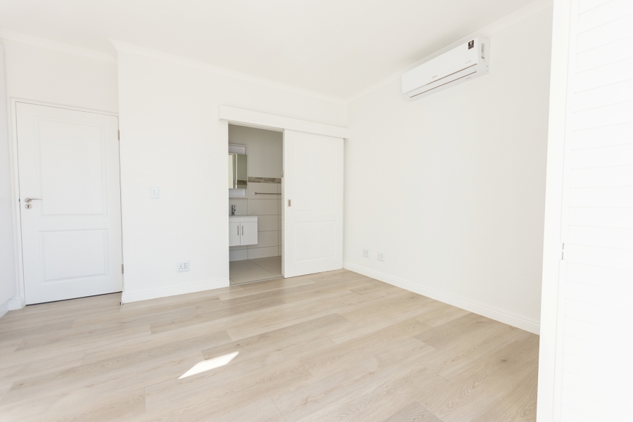 2 Bedroom Property for Sale in Middedorp Western Cape